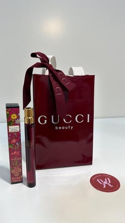 عطر قوتشي ١٠ مل مع الكيس