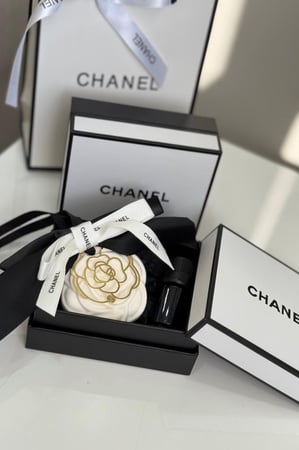 تعليقه سياره شانيل حجر مع عطر