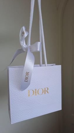 قلوس ديور 10مل مع الكيس .