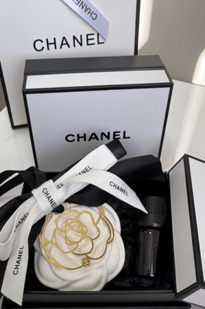 تعليقه سياره شانيل حجر مع عطر