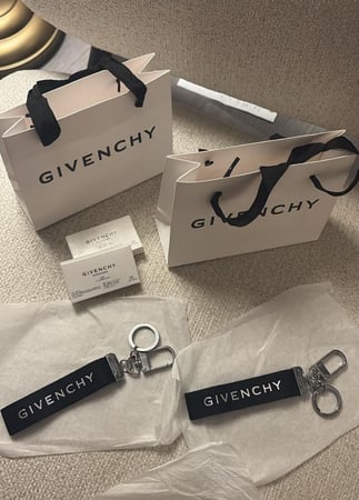 ميدليه جفنشي مع الكيس