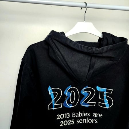 بلوفر التخرج