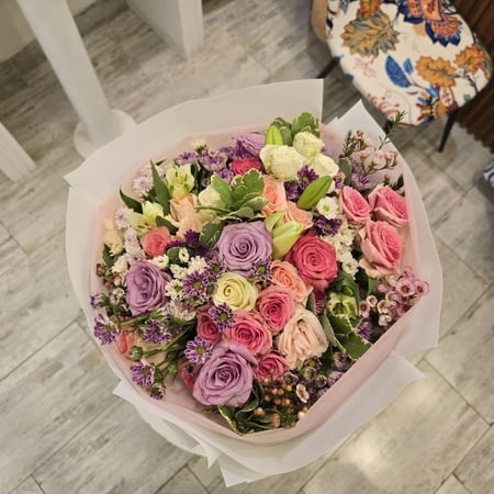 بوكية ورود متنوعة تغليف ابيض