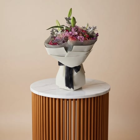 باقة ورد متنوعة تغليف بيج