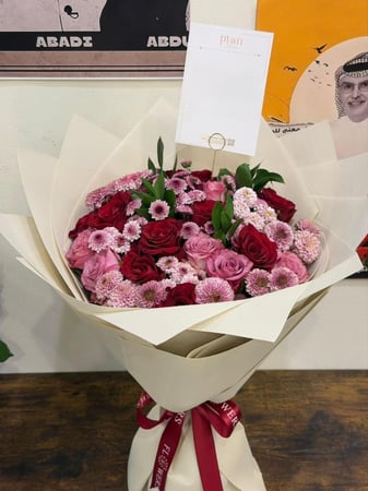 باقه الدلال الاحمر _   "بيبي روز وجوري احمر مع الكريز"