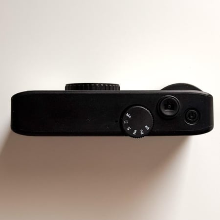 كاميرا ديجي فيلم باللون الزيتي