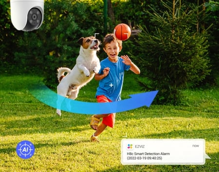 كاميرا مراقبة EZVIZ بتحكم صوتي عبر Alexa وGoogle
