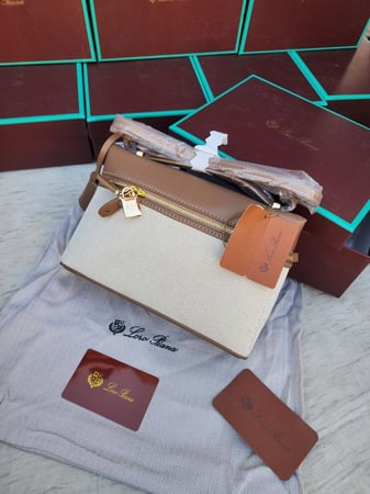 لورو بيانا ماستر طبق الاصل