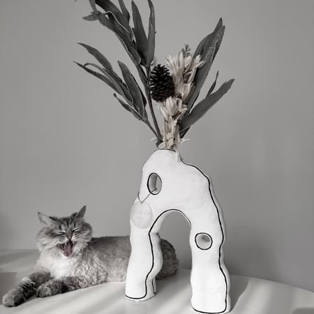 تنسيق ورد مع ظرف قماشي