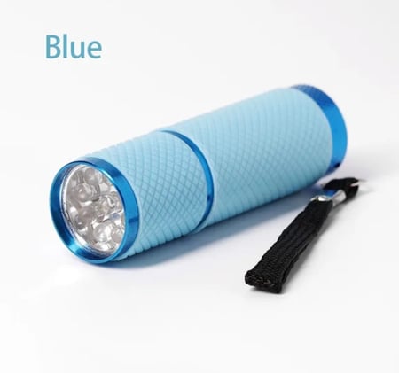 مصباح يدوي LED صغير من جيه تينج، 4 قطع مصباح يدوي صغير من الالومنيوم مع سلك للتخييم مع 12 بطارية للتخييم والمشي لمسافات طويلة والتسلق وحالات الطوارئ