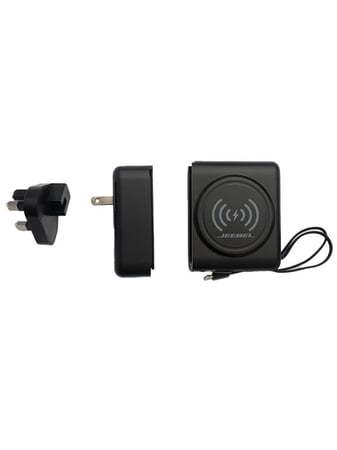 شاحن جداري وباور بانك 5 في 1 و كيابل مدمجة من Jeebel جيبل