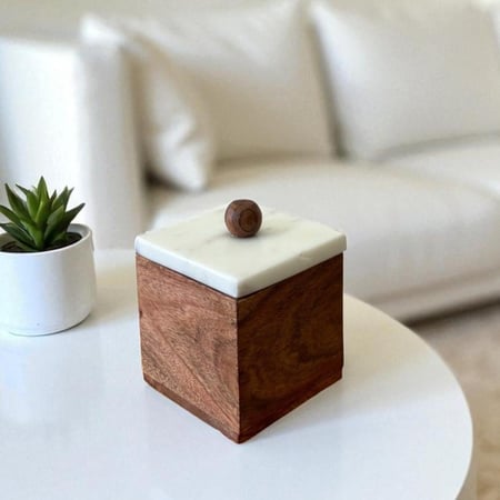 علبة خشب بغطاء رخام