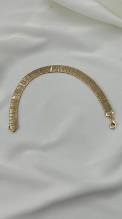 سوارة طايحه ذهب عيار 18