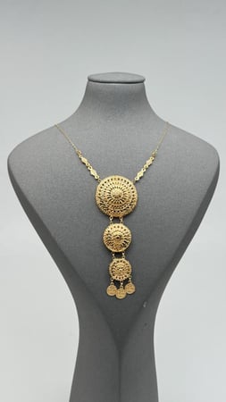 عقد ذهب عيار 21