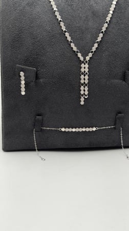 طقم ذهب عيار 18