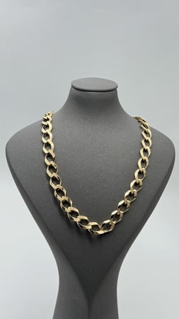 عقد ذهب عيار 18