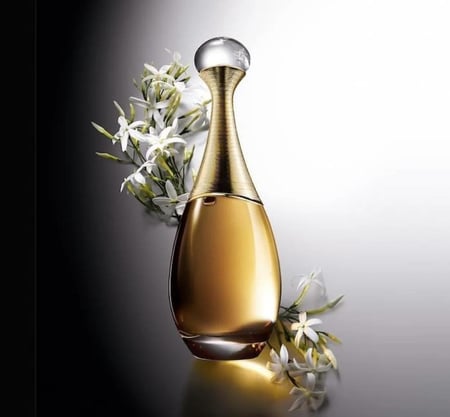 عطر جادور من ديور للنساء او دو بارفان 100 مل