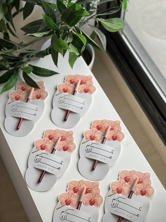 12 حبه محدد شفايف " لب لاينر "