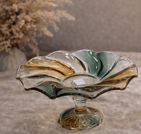 عاء تقديم زجاجي فاخر بتصميم مموج