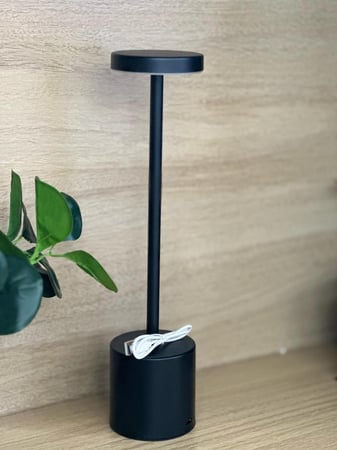 مصباح طاولة LED