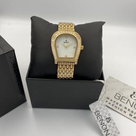 ساعة بينون تصميم اقنر