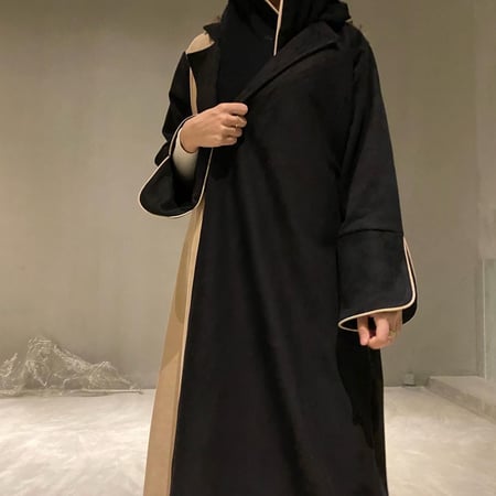 W23