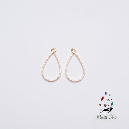 373 - تعليقة شكل دمعة لون ذهبي