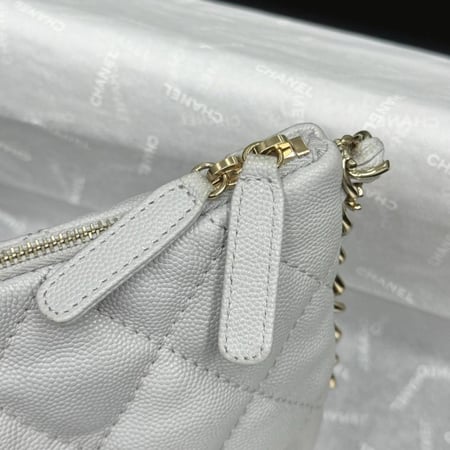 Size: 15.5x20.5x6.5cm