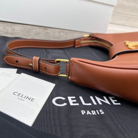 Celine 23cm