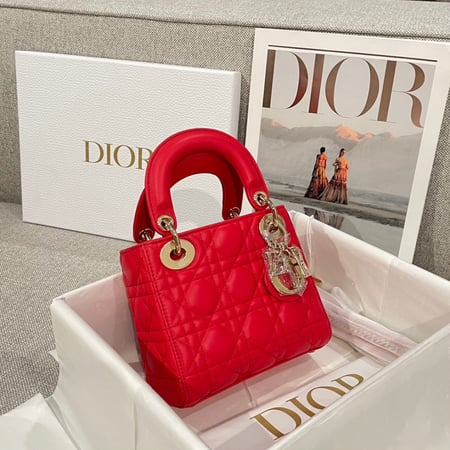 Size: 17x15x7cm