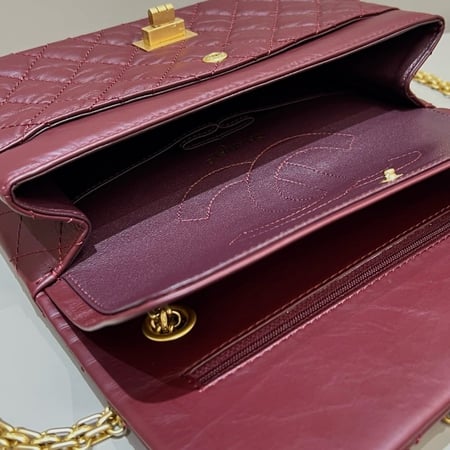 Size: 16x24x7.5cm
