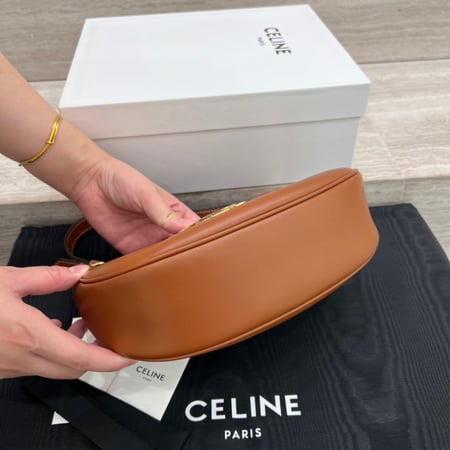 Celine 23cm