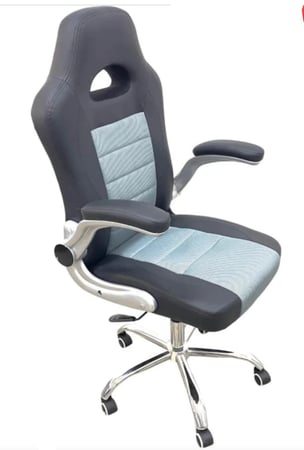 كرسي العاب قيمنق دوار بتصميم رياضي.