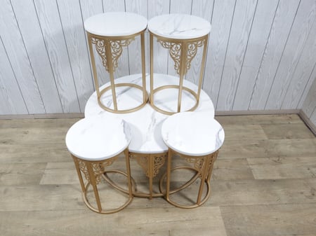 طقم طاولات مجلس أنيقه بلون ذهبي