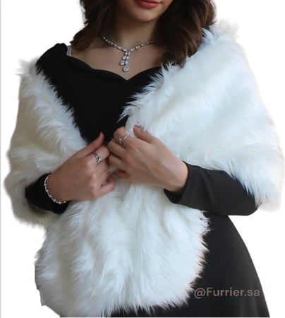 شال فورير أبيض