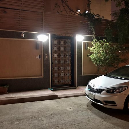 لمبة طاقة شمسية بحساس حركة للابواب الخارجية والاسياب والاحواش بدون اسل