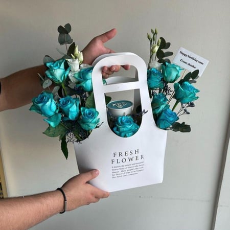 كوب كيك مع ورد