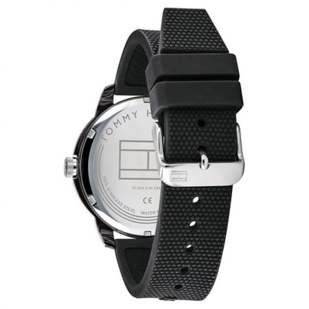 ساعة تومي هيلفيغر