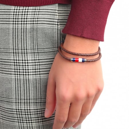 اسوارة تومي هيلفيغر