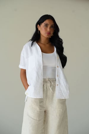 قميص كم قصير