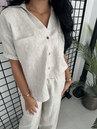 قميص كم قصير