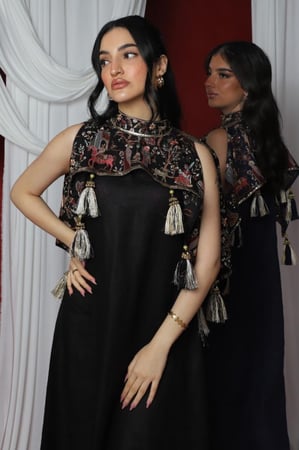 جلابية قطعتين مطرزه