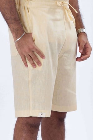 شورت قصير