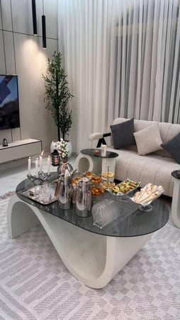 طقم طاولات ضيافه مع٦طاولات خدمه سطح زجاج قاعدة خشب