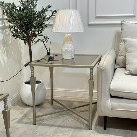 طقم طاولات سطح زجاج لون شمباني