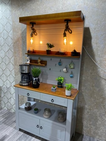 ركن قهوة ‏بإضاءة