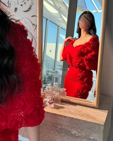 فستان سهره احمر مطرز  ورد احمر