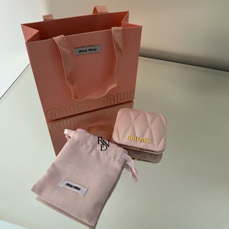 مرايا ميو ميو