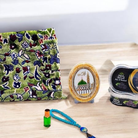 بكج - مجموعة من 6 قطع Package - Set of 6 pieces, price 60 riyals