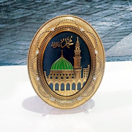 برواز - برواز بتصميم الروضة الشريفة - خلفية سوداء Frame - Frame with the design of the Holy Mosque - Black background, price 15 riyals